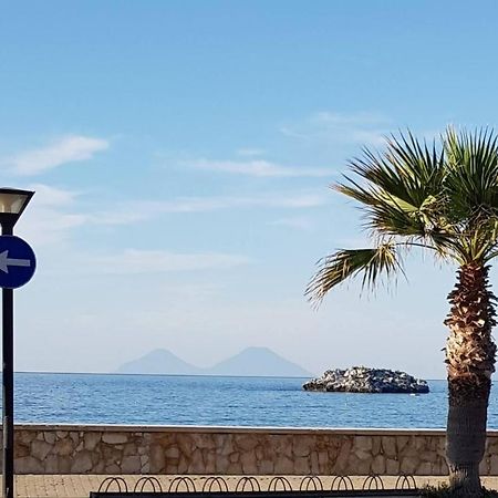 Casa Tranquilla E Luminosa Con Terrazzo A Due Passi Dal Mare Apartment โบรโล ภายนอก รูปภาพ