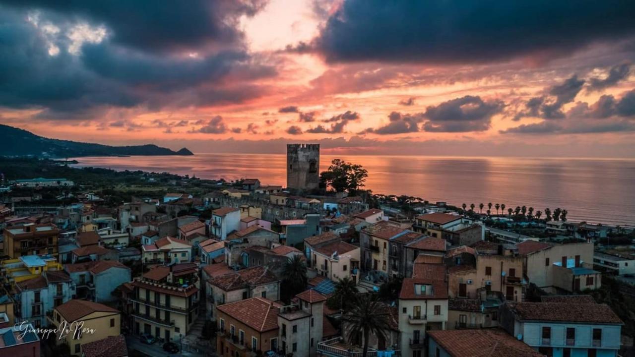 Casa Tranquilla E Luminosa Con Terrazzo A Due Passi Dal Mare Apartment โบรโล ภายนอก รูปภาพ