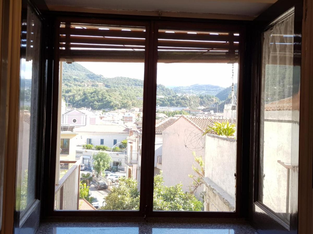 Casa Tranquilla E Luminosa Con Terrazzo A Due Passi Dal Mare Apartment โบรโล ภายนอก รูปภาพ